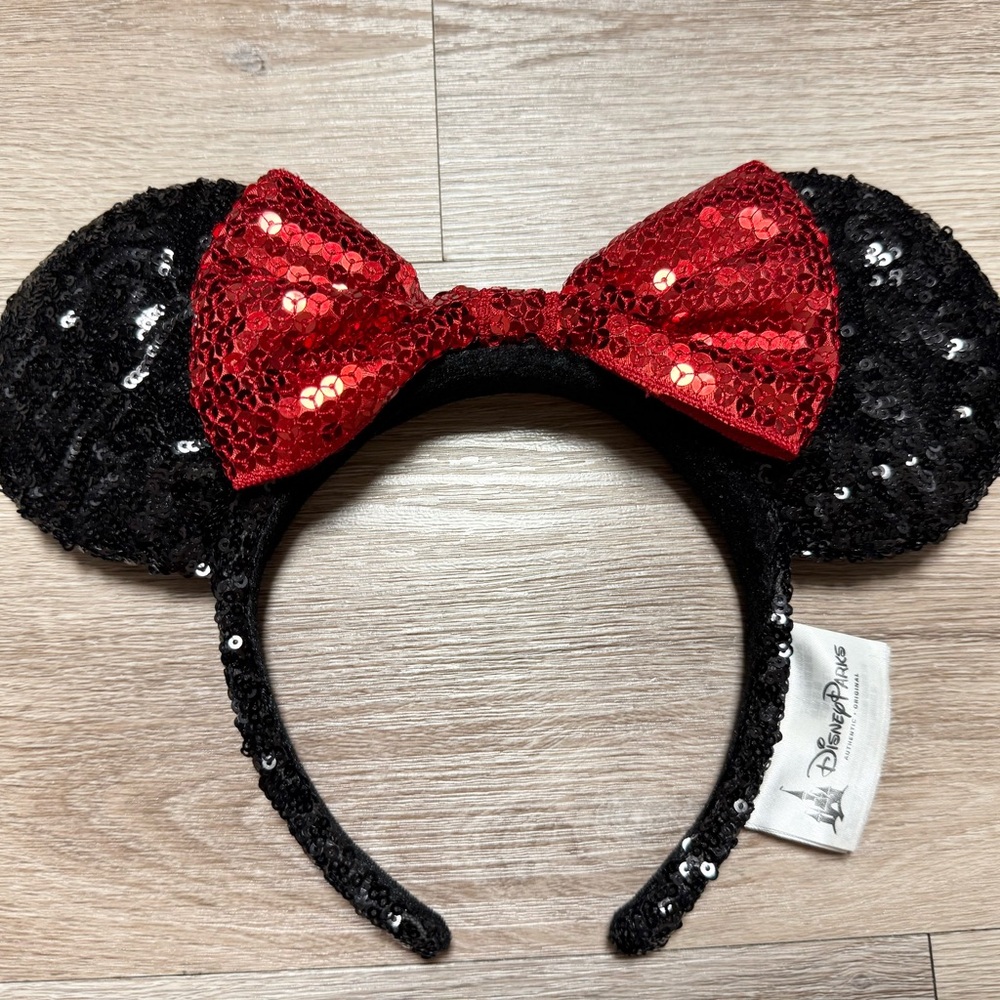 Red and Black Sequin Hair Accessory